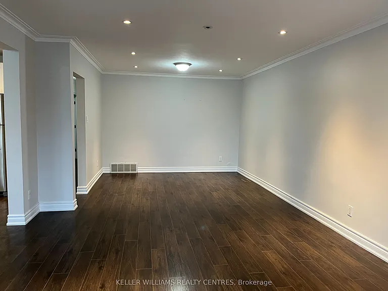 211 Silverbirch Dr #UPPER — Photo 6