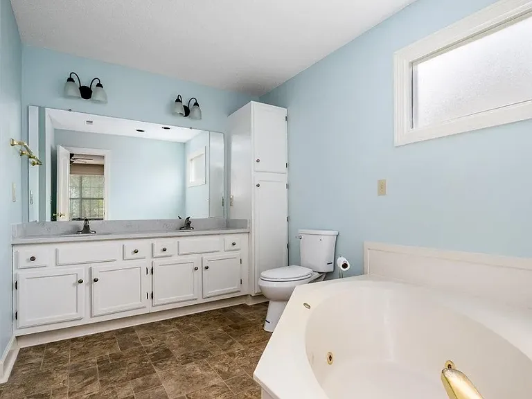 115 Charleston Way — Photo 8
