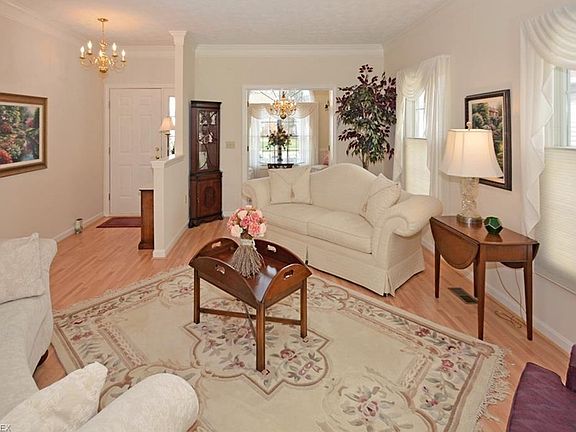 3rd image of 23951 Beaumont Dr