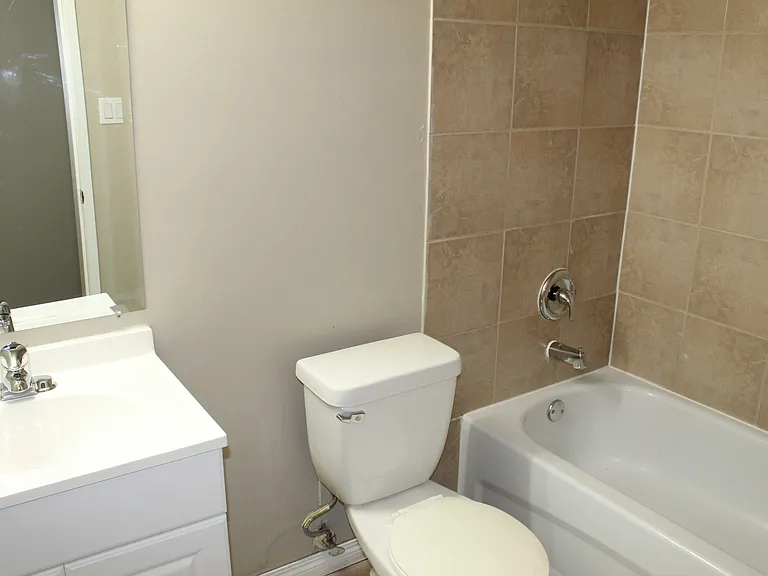 10630 107th St NW — Photo 6