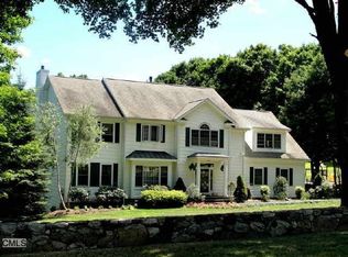 3 Shoreview Ln, Danbury, CT 06811