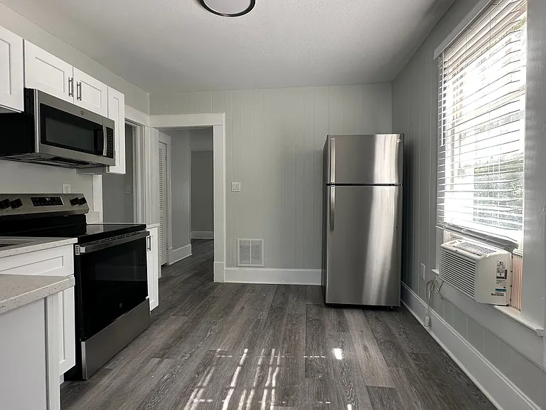126 E Concord St #C — Photo 21