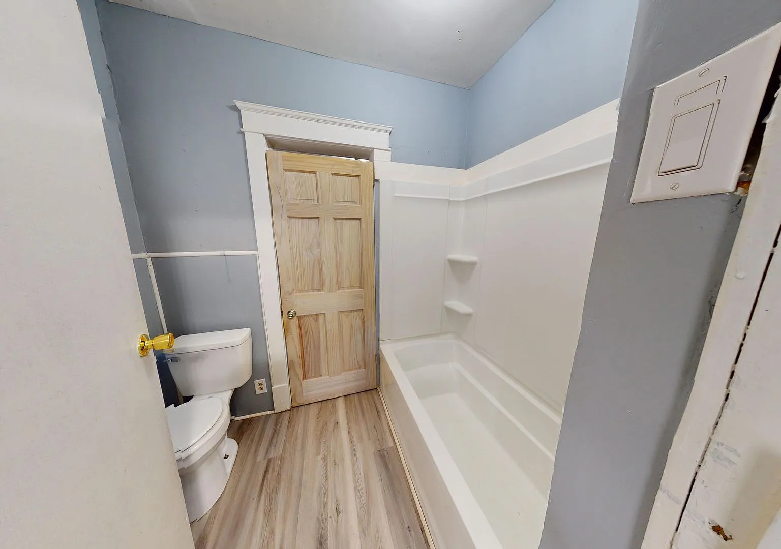 Coming Soon-Cute 2 bedroom, near park — Photo 4
