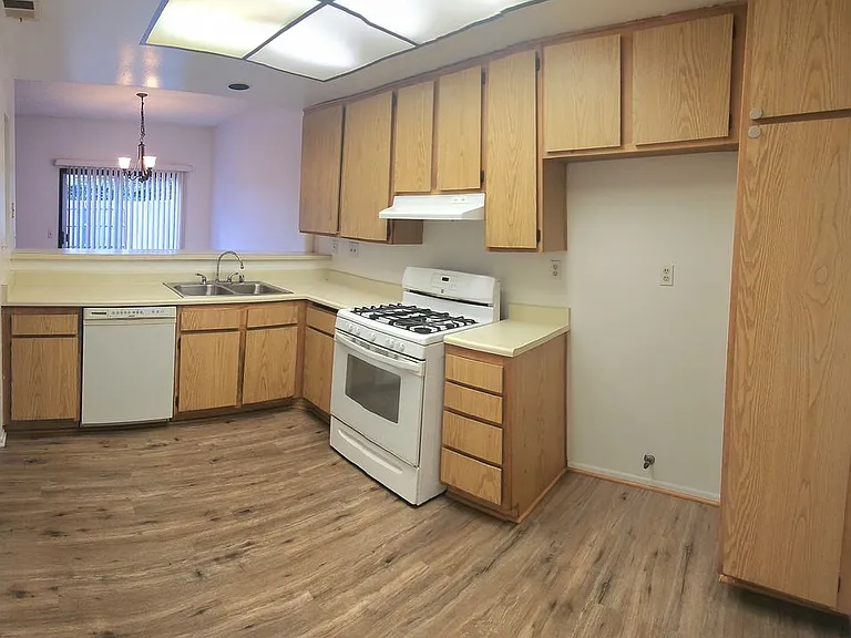 323 Blackfoot Ln — Photo 6