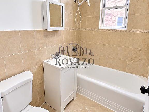 2nd image of 404 Union Ave #204