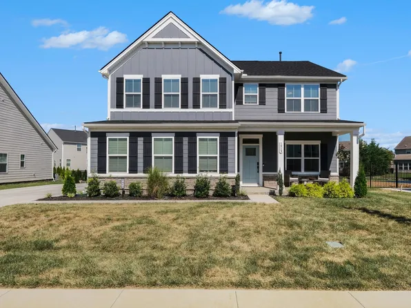 1913 Oak Dr, Murfreesboro, TN 37128
