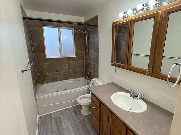 5th image of 4457 S Woodgrove Dr