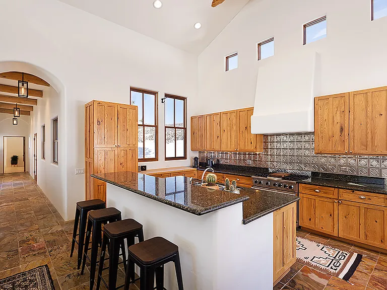661 Green Meadow Rd — Photo 16