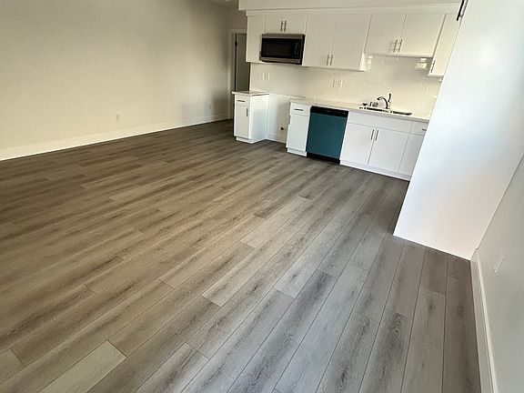 2nd image of 1152 W 38th St