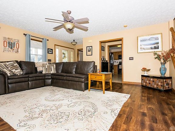 4th image of 2503 Renwick Way