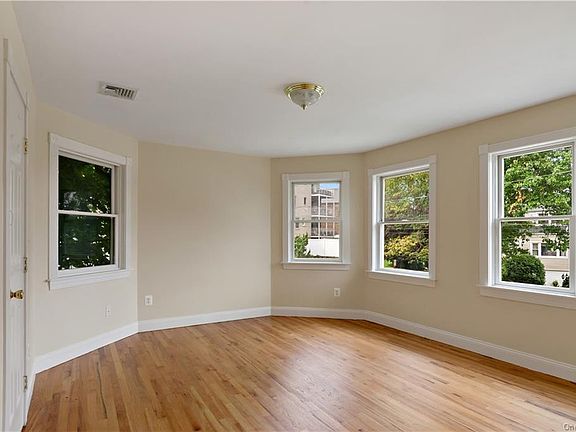 5th image of 103 Westerly St Floor 1