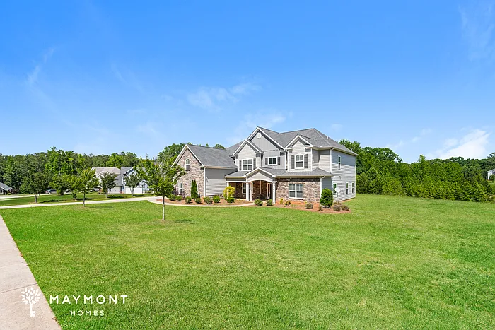 6 bed, 3.5 bath, 4565 sqft, $3,995 — Photo 4