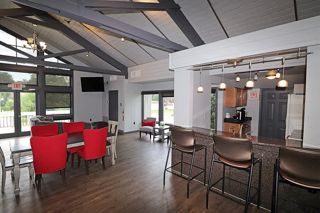 Spring Ridge Apartments — Photo 4