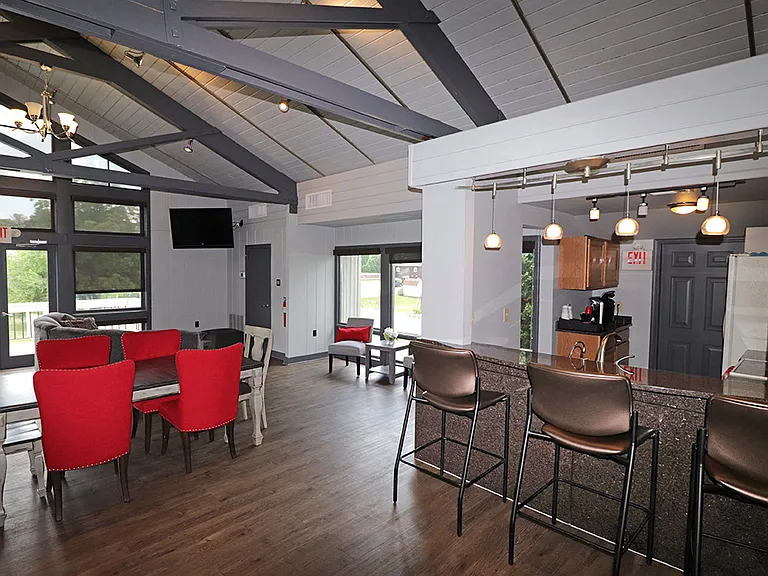Spring Ridge Apartments — Photo 4