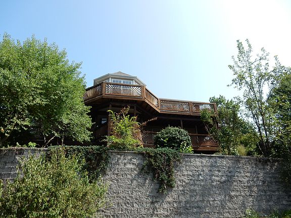 2nd image of 26 Hilltop Dr