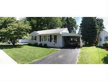 38 Essex Rd photo 1