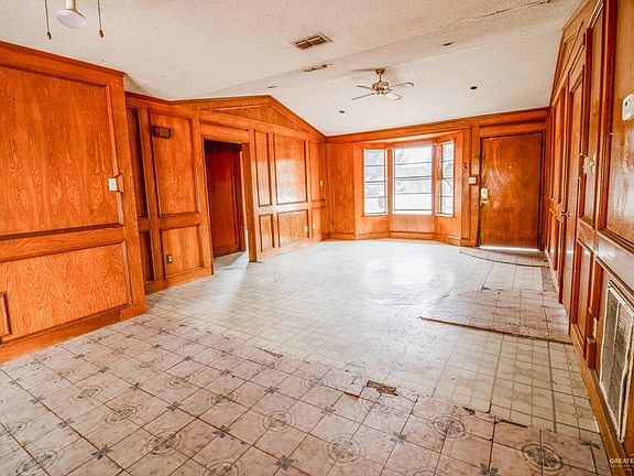 5th image of 4406 Alejandro St
