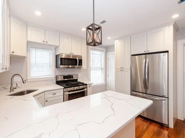 263 E Cottage St #3, Dorchester, MA 02125