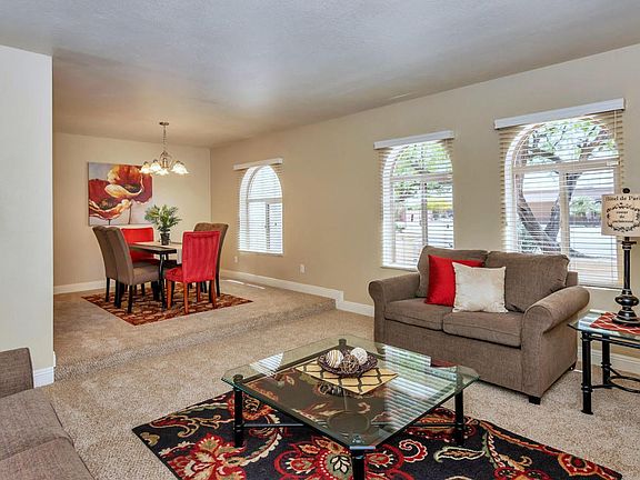 5810 E Beck Ln-large-005-25-LivingDining