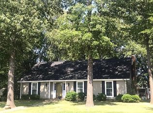 2318 Crestwood Dr, Tupelo, MS 38801