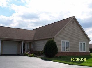 522 Lancaster Ct, Saline, MI 48176