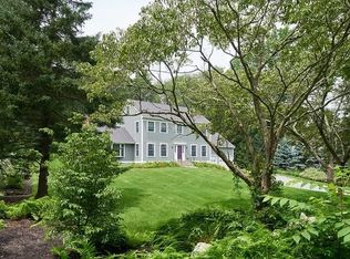 29 Clift Ln, Groton, CT 06355