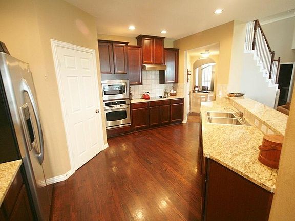 5th image of 4005 Truman Dr