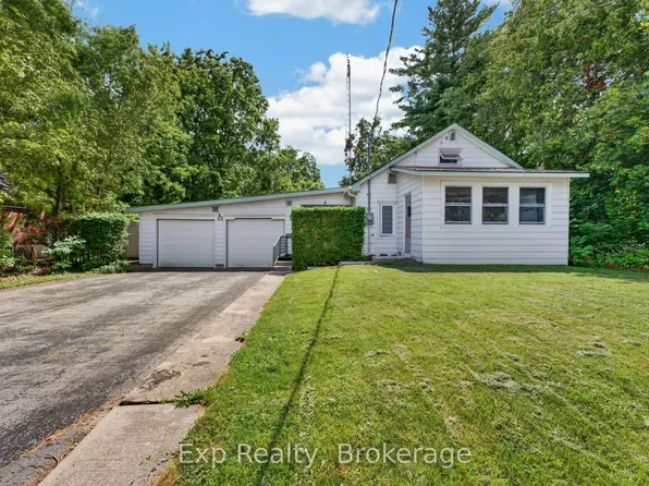 43 Paul St, Prince Edward County, ON K0K 2T0