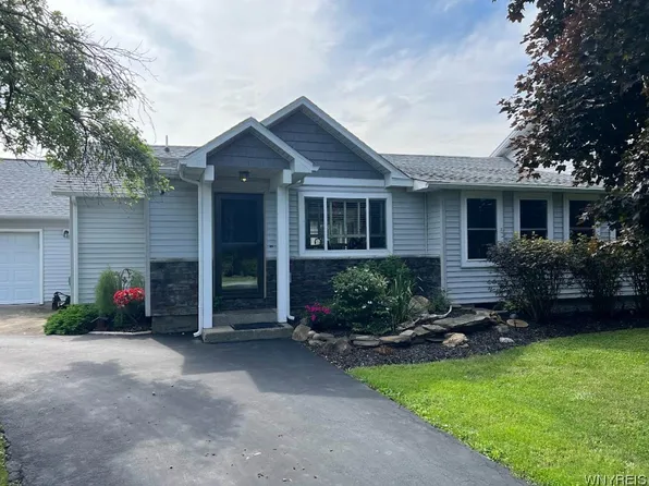 1208 Folsomdale Rd, Cowlesville, NY 14037
