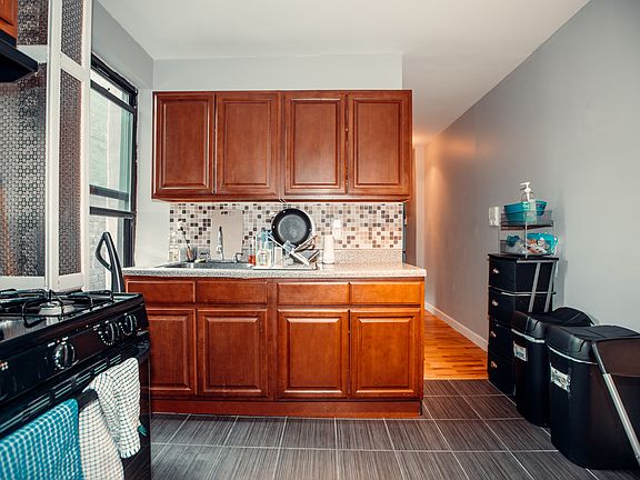 4th image of 879 Bergen St APT 10