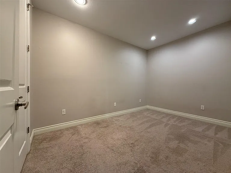 510 Lovett Blvd #204 — Photo 14