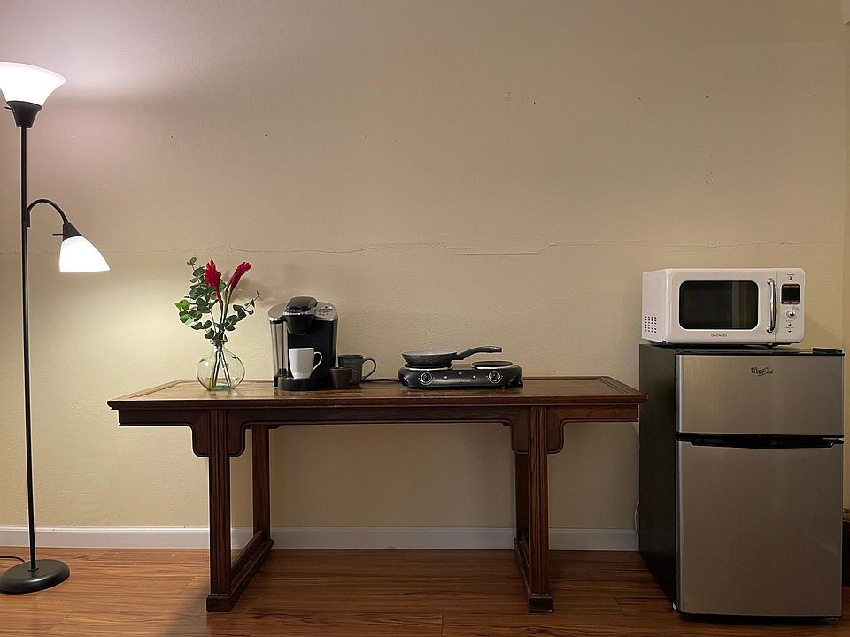 Coffee and cooking - room for TV