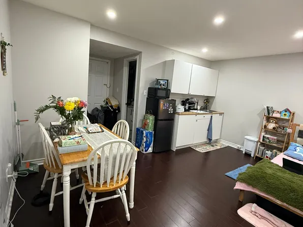 1657 Avonmore Sq W #Basement, Pickering, ON L1V 7H2