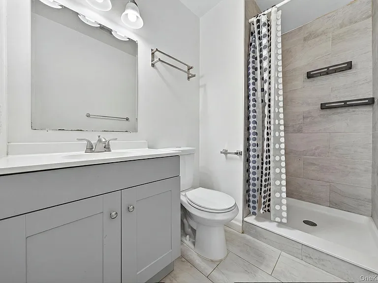 202 Concord Ln — Photo 27
