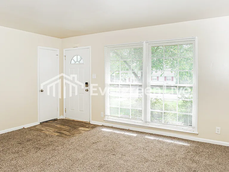 3412 Mimosa Ln NW — Photo 2