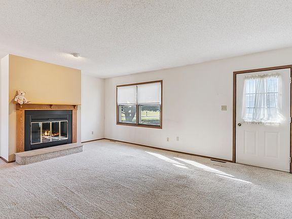 3rd image of 3919 Memory Ln #3919