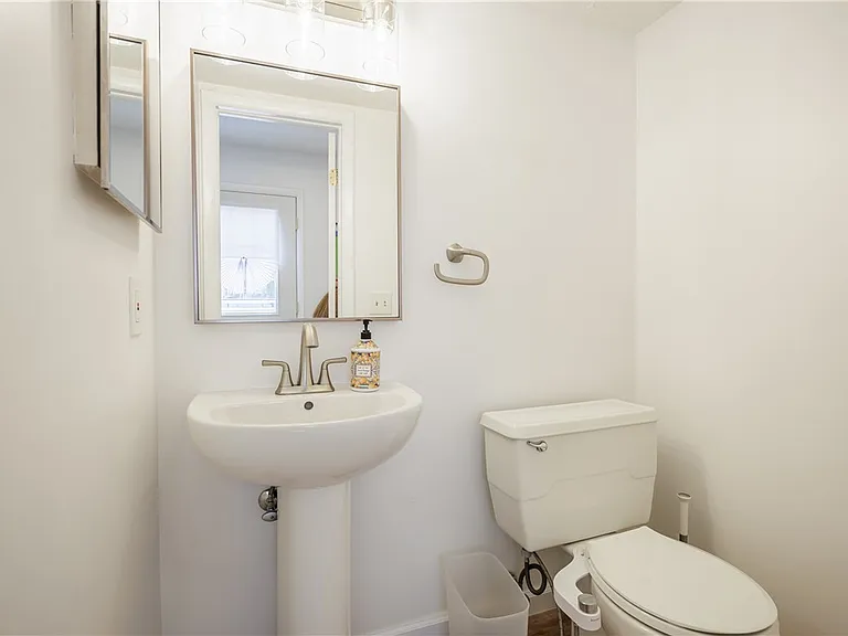 678 Eastbrooke Ln — Photo 27