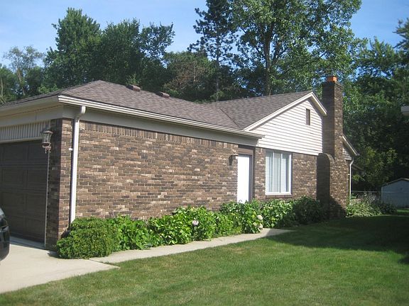 4th image of 30963 Mayville St