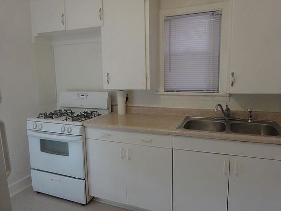 5th image of 321 S Granger St