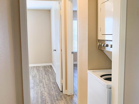 5th image of 4612 Ohio St #29