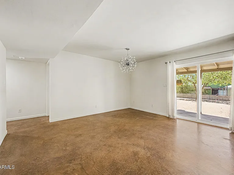 29 E Foothill Dr — Photo 8