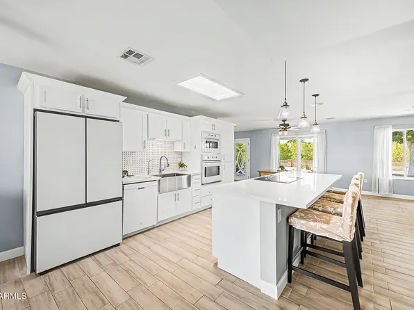 9418 W INDIAN HILLS Drive, Sun City, AZ 85351