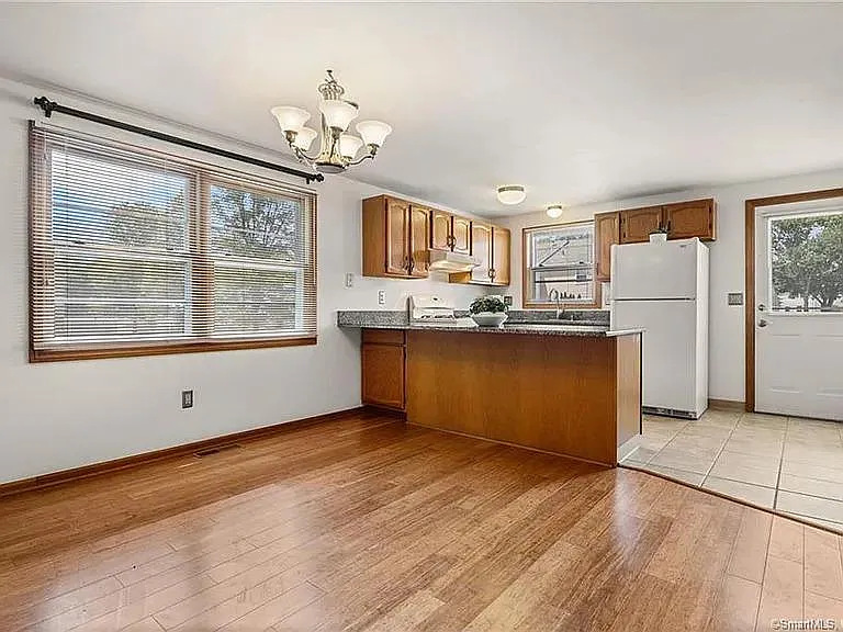 9 Persimmon Ln — Photo 10