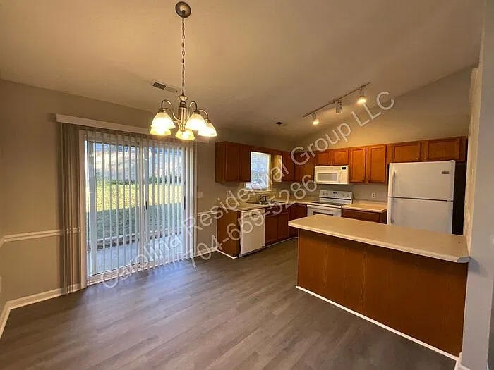 3 bed, 2.0 bath, 1183 sqft, $1,595 — Photo 4