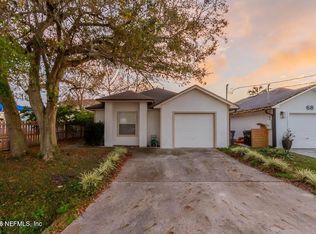 66 W 7th St, Atlantic Beach, FL 32233