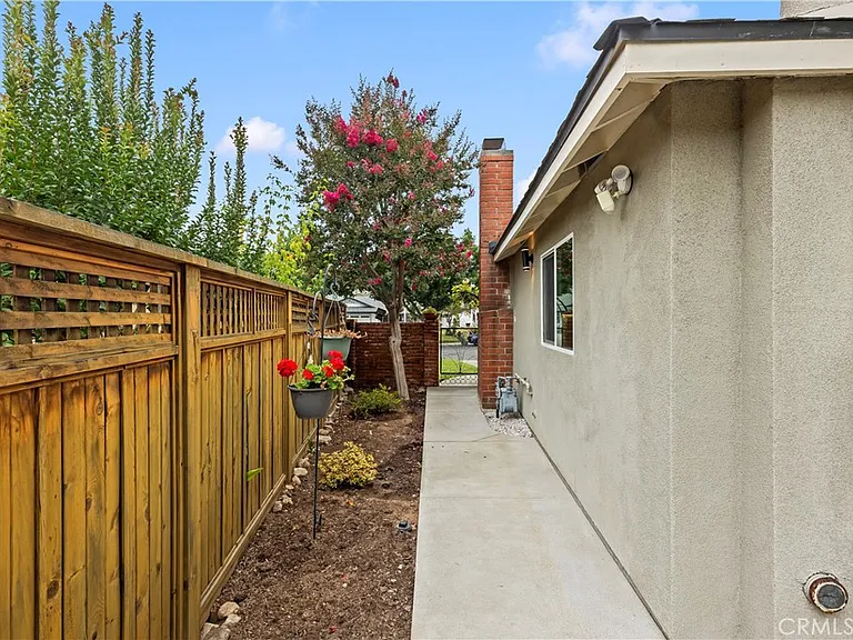 1096 Canyon View Dr — Photo 48