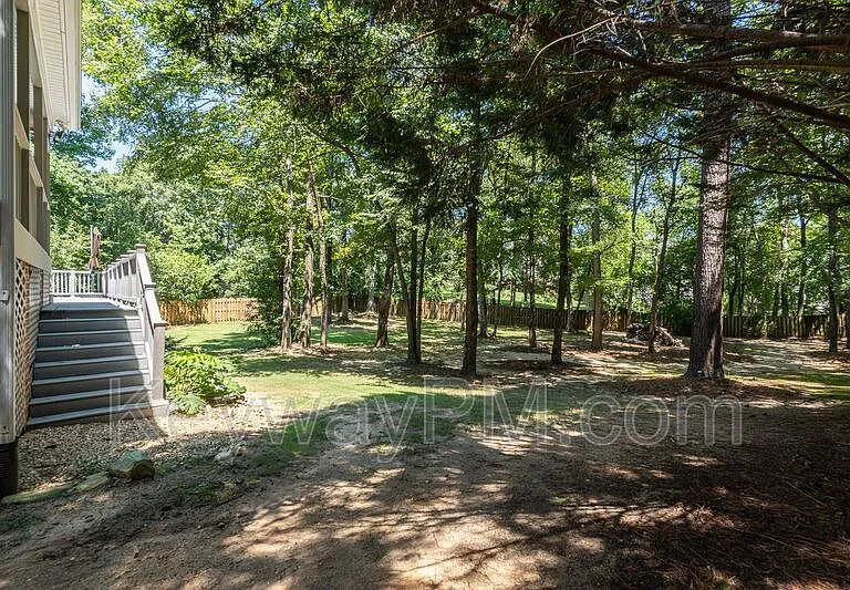 1091 Conn Dr — Photo 30