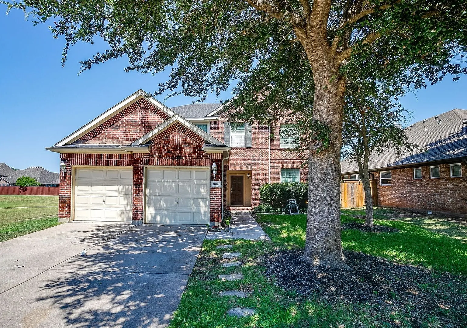 Mira Lagos 4 bd/3 living ,media room 3 bath 2 car garage. — Photo 1