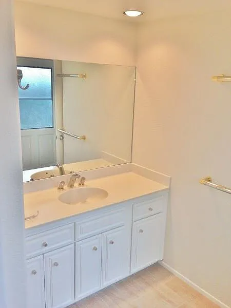 2 bed, 1.5 bath, 900 sqft, $3,500 — Photo 4