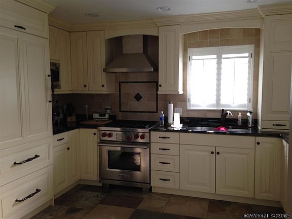 3rd image of 219 Wild Rose Ln